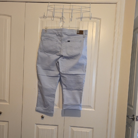 Lee Women's Soft Blue Ankle Jeans - Picture 2 of 4